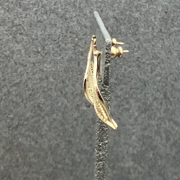 Pierced Earrings Silver Leaf Filigree Textured Wire Curved Retro BoHo Autumn - Picture 2 of 7